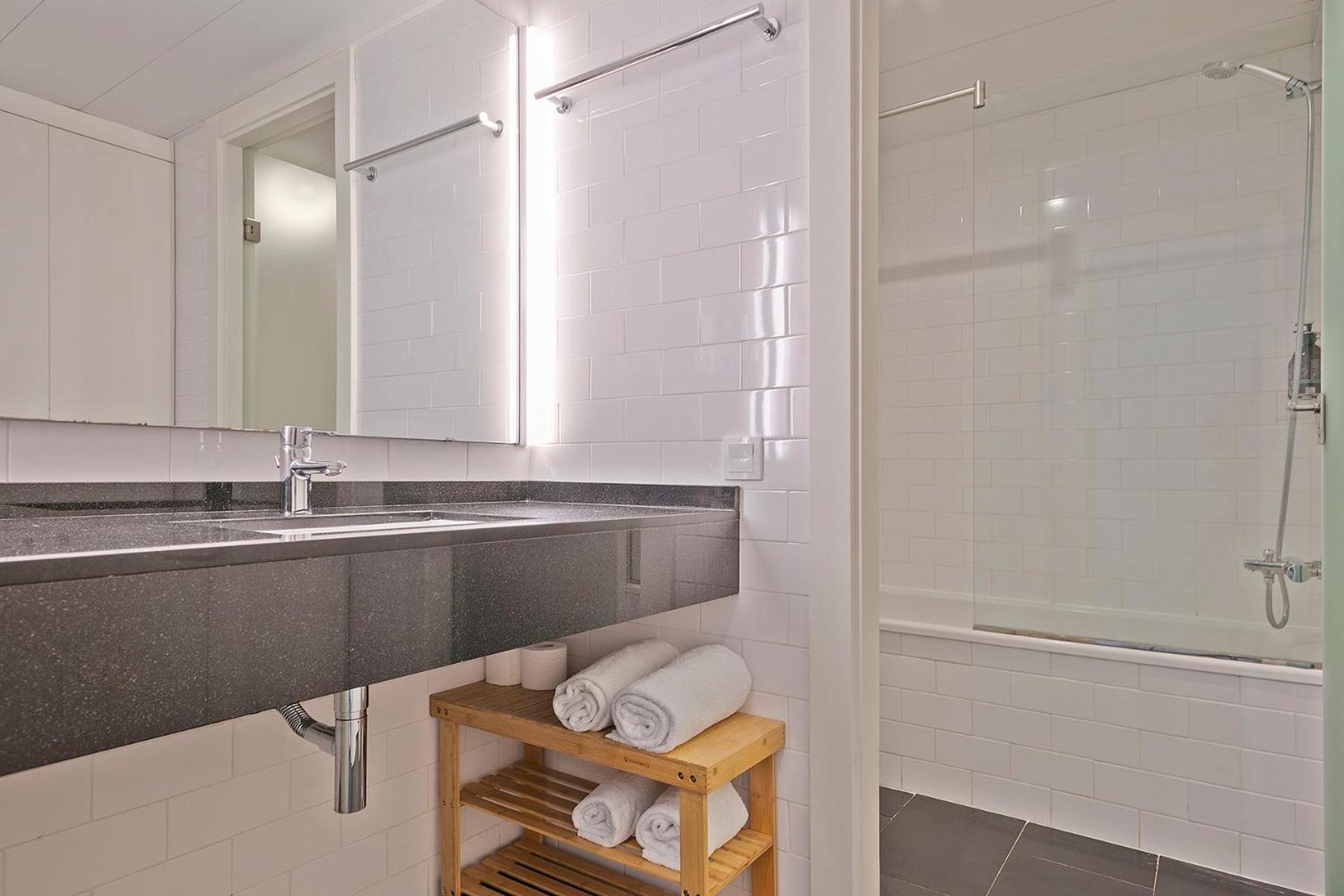 Lugaris Beach Apartments