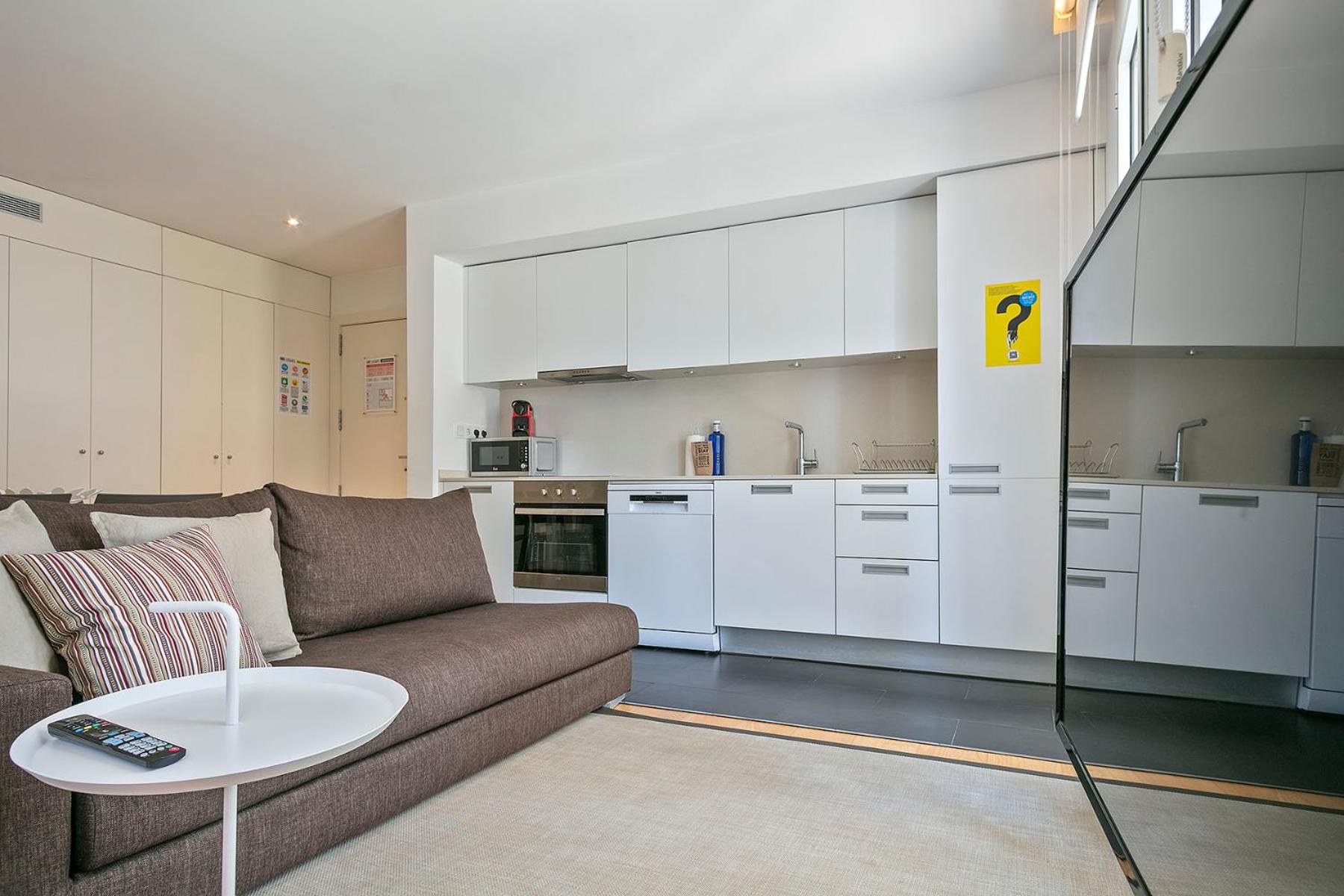 Lugaris Beach Apartments