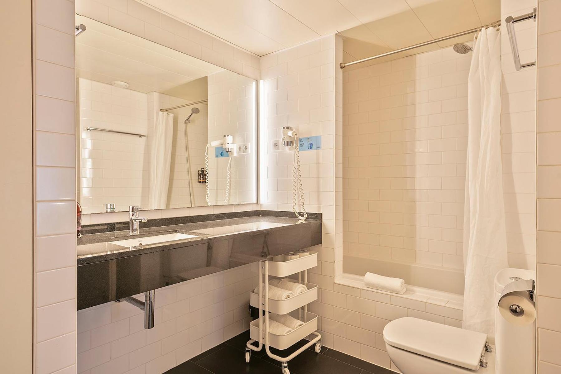 Lugaris Beach Apartments