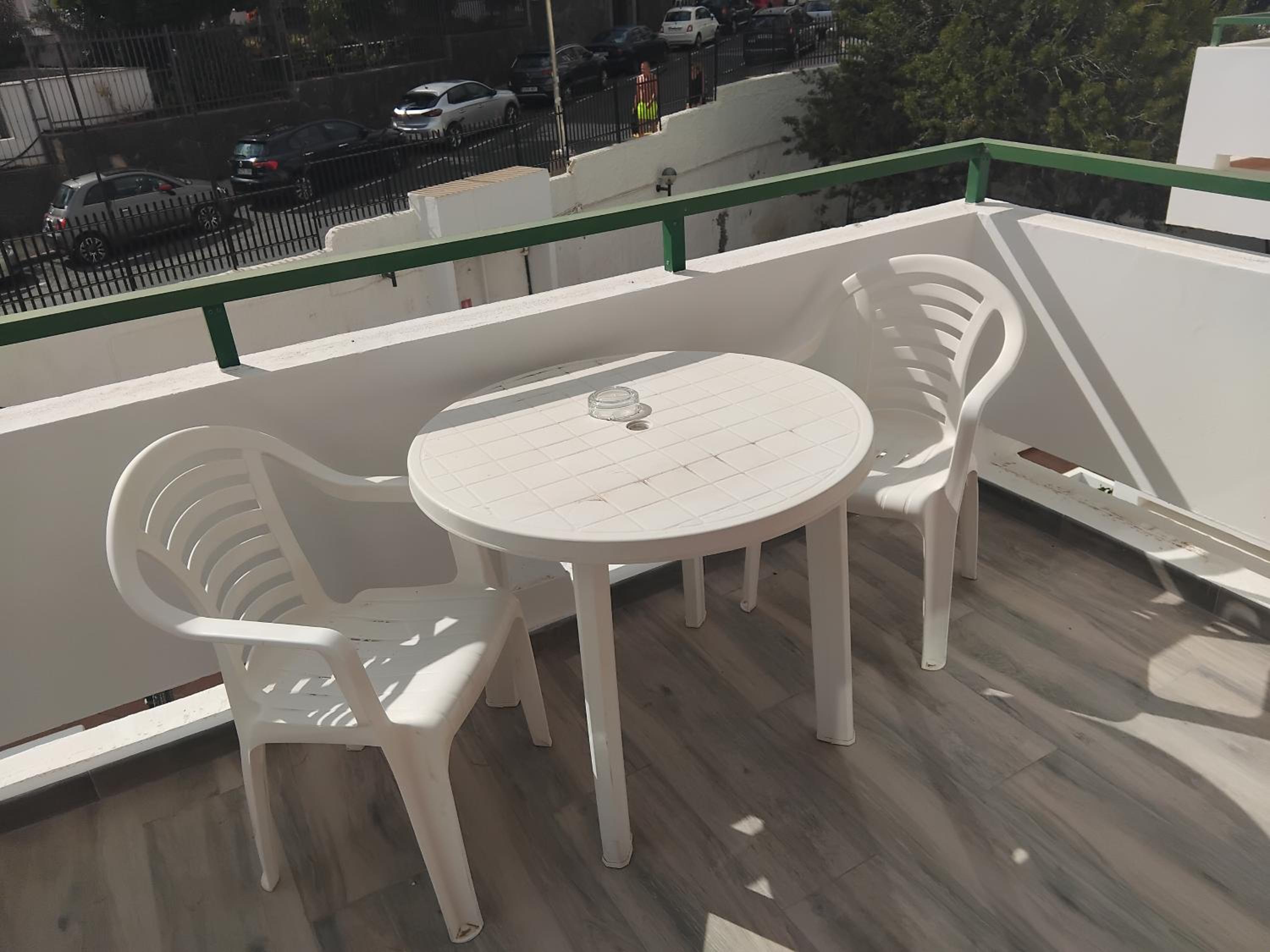 Tirma Red Apartment