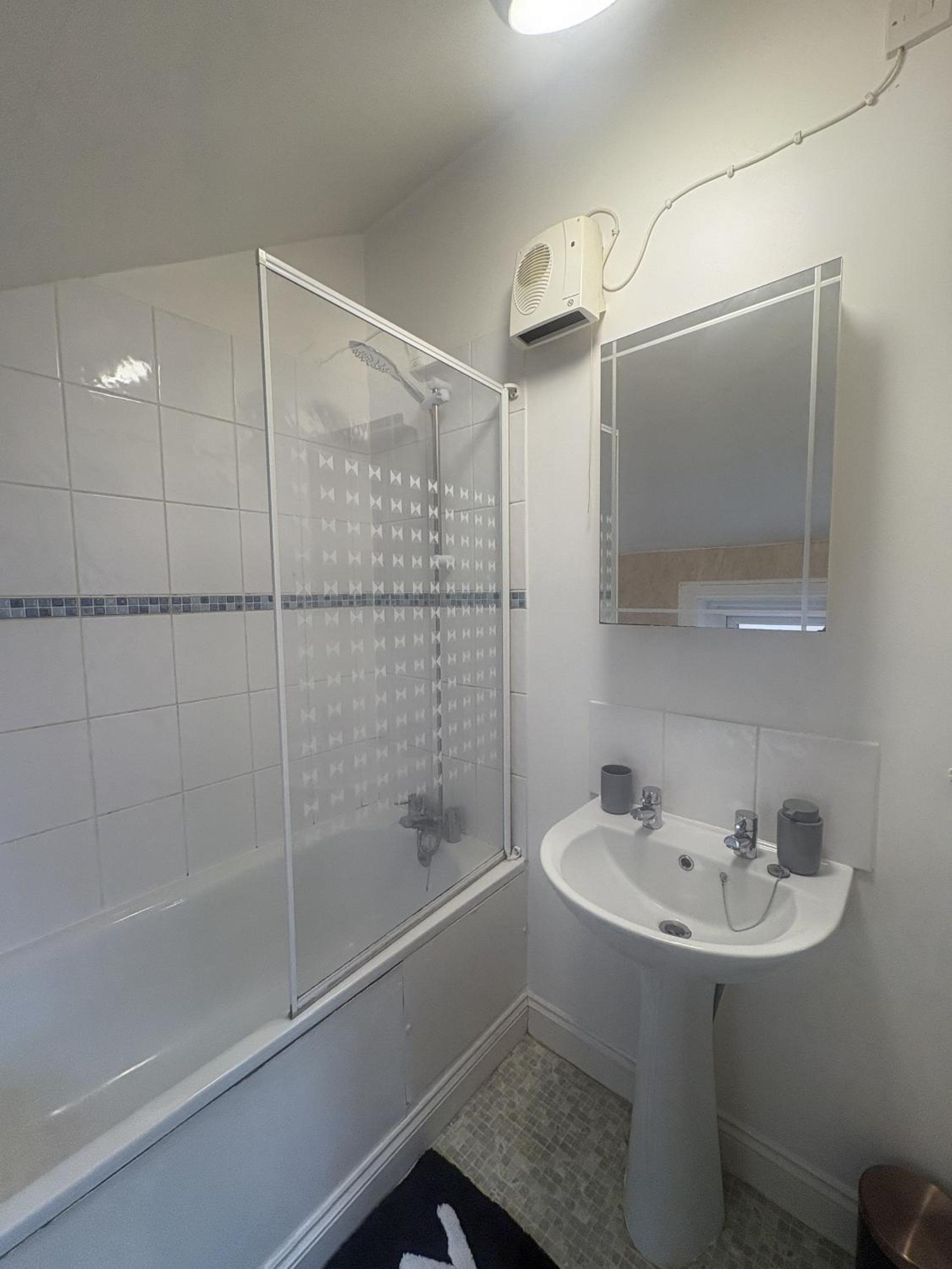 Royal Tunbridge Wells Vacations - High Brooms Suite - Property Image 4