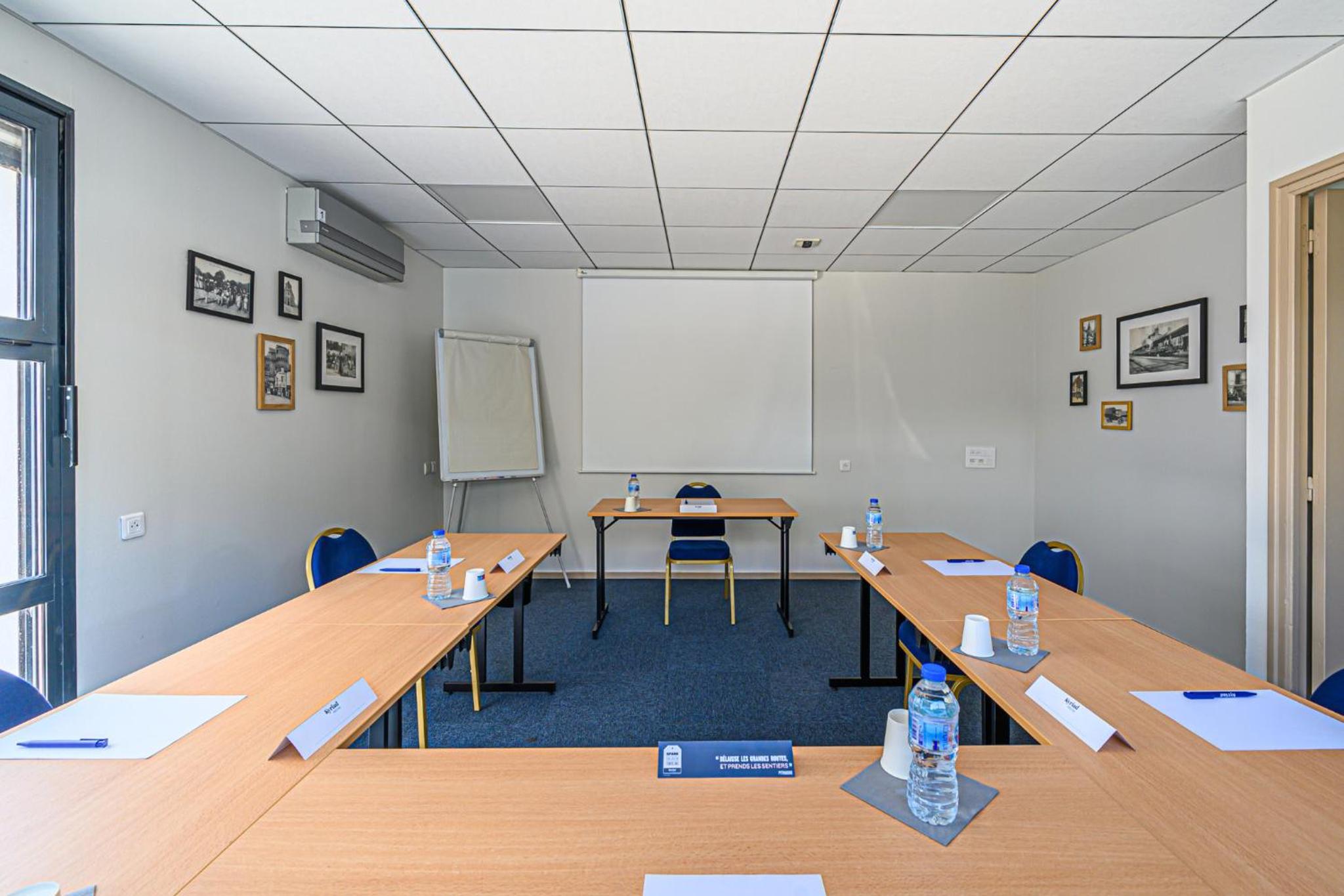Vannes Vacations - Kyriad Vannes Centre Ville - Property Image 3