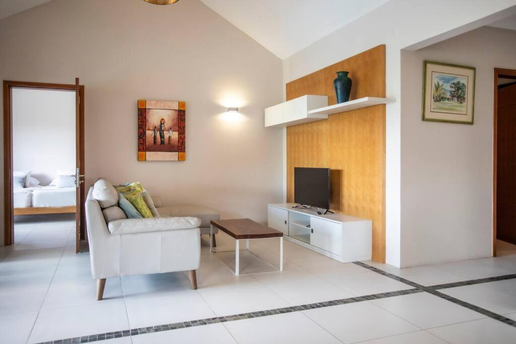 Perfect Family Vacation Villa Pool & Garden view 4