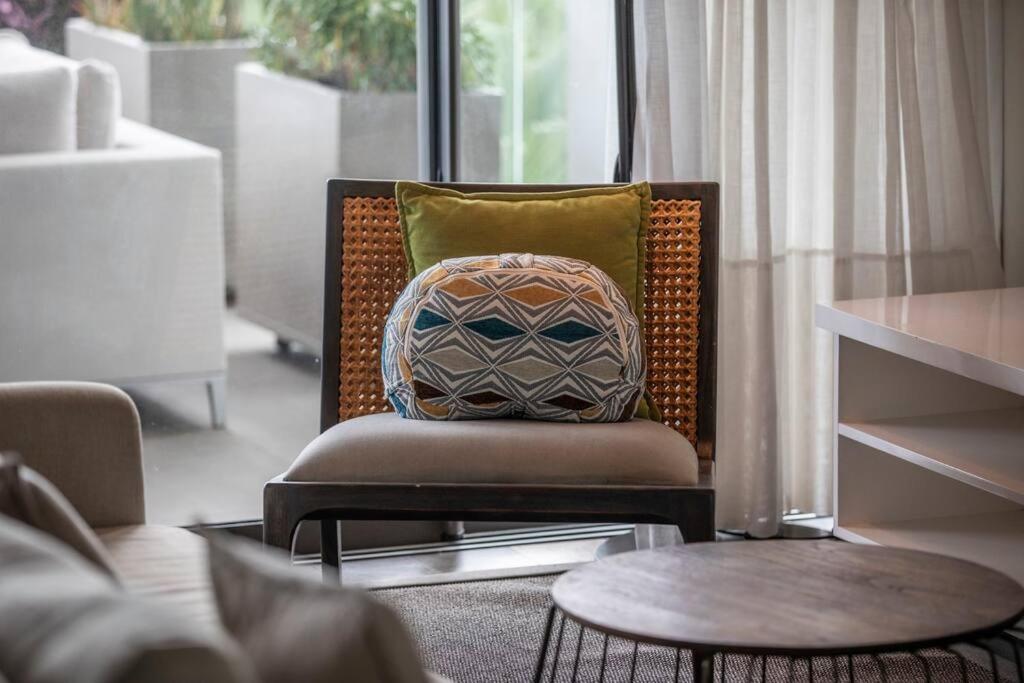 Ocean View Penthouse With Pool, Beach and Sunset view 2
