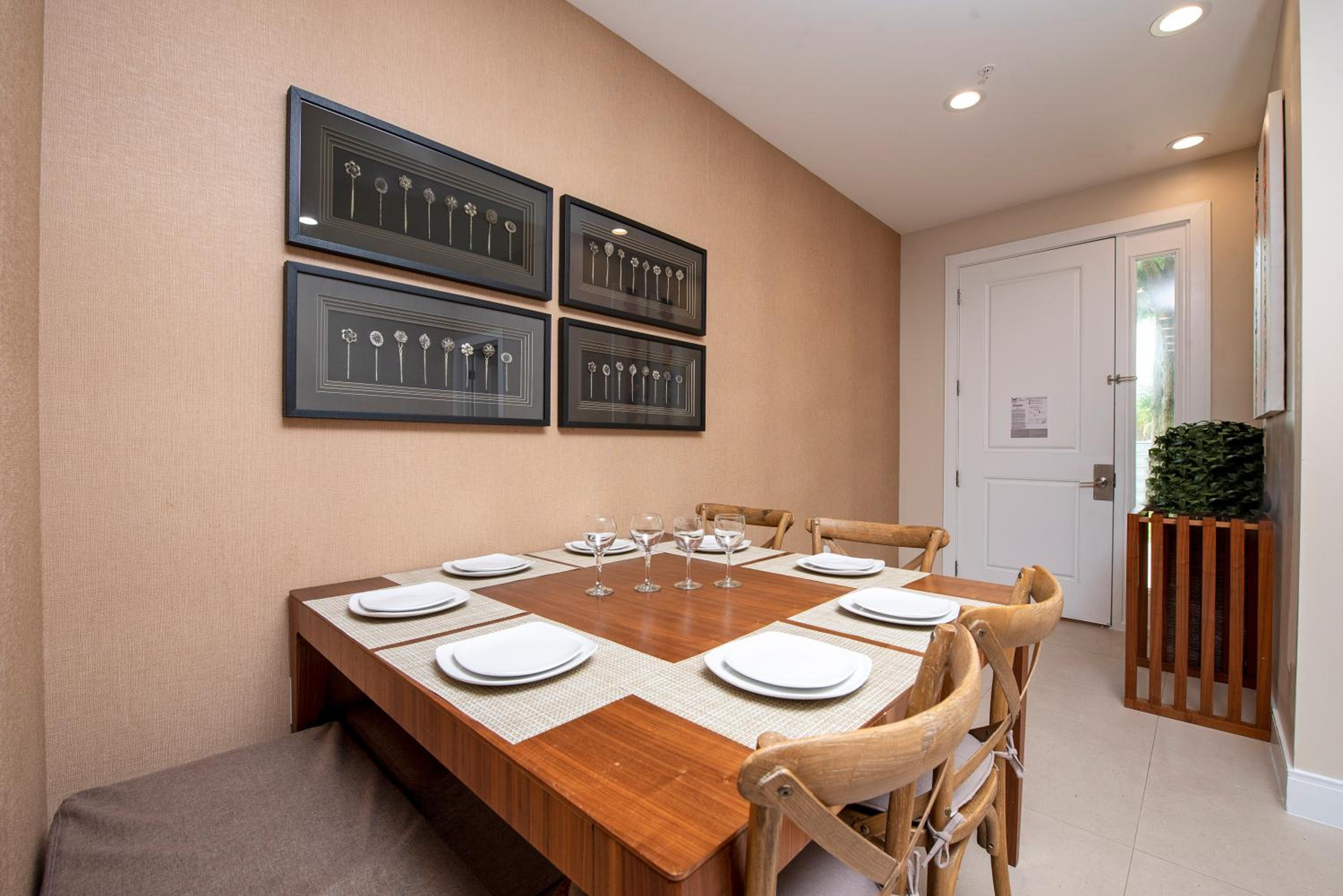 Amazing 3BD home with Elevator and BBQ near Disney