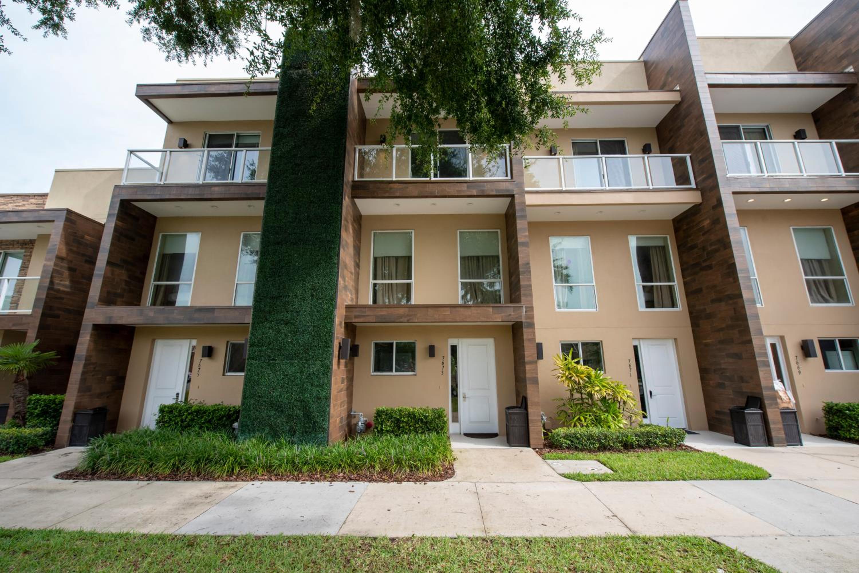 Amazing 3BD home with Elevator and BBQ near Disney