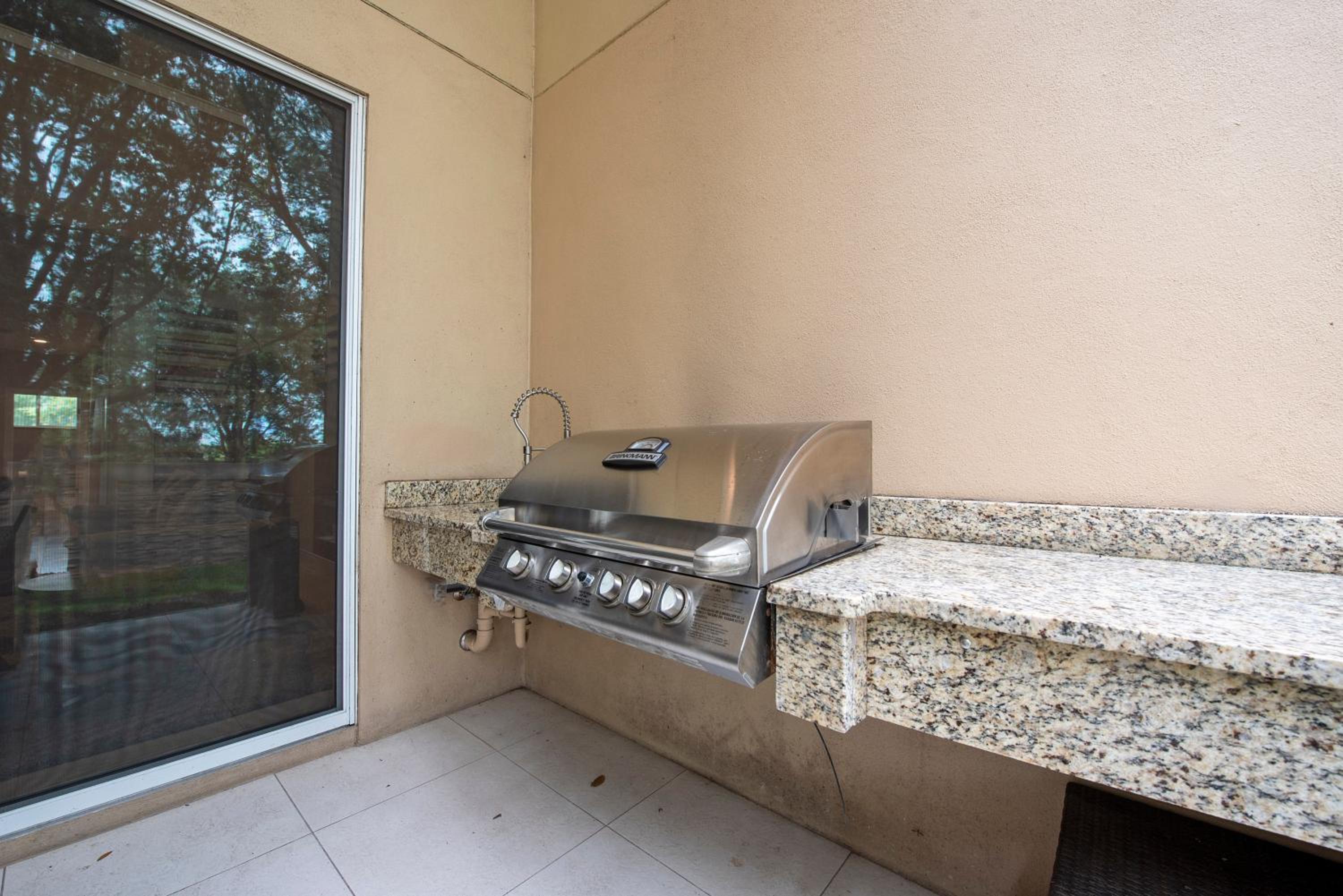 Amazing 3BD home with Elevator and BBQ near Disney