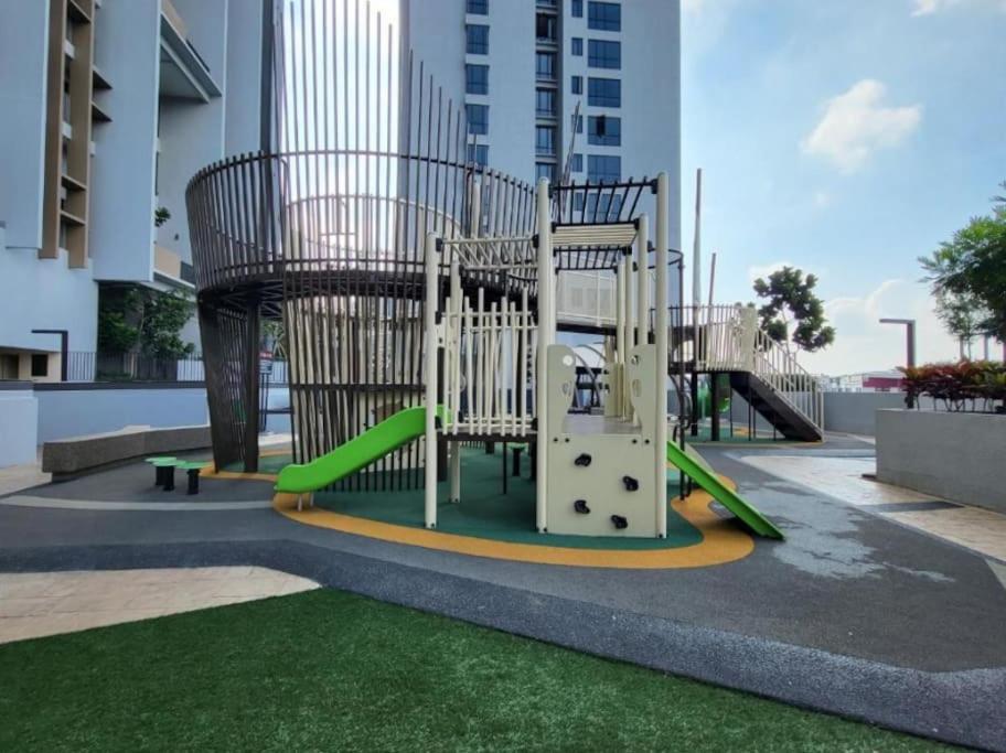 Sky Trees 3pax, Bukit Indah, Aeon, Legoland, Netflix