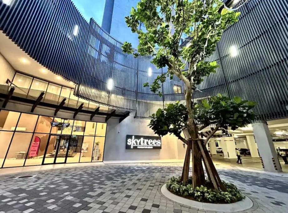 Sky Trees 3pax, Bukit Indah, Aeon, Legoland, Netflix