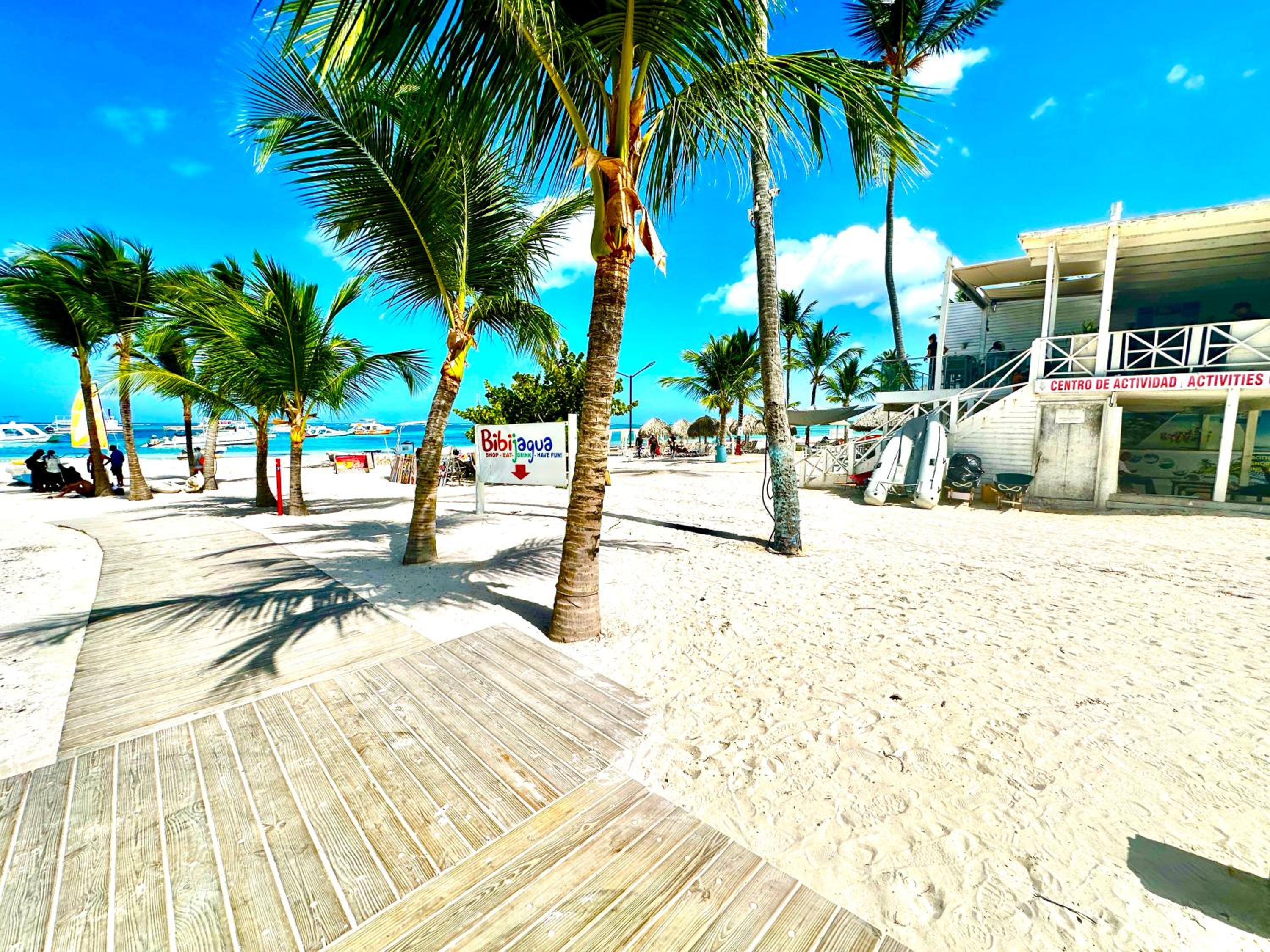 Gold Reef 201 - Luxury 2BR mit Pool, Beach Shuttle und Tiefgarage view 3
