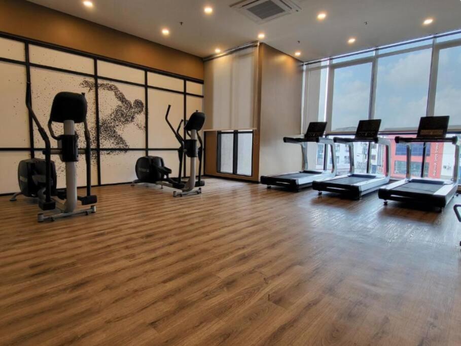 Sky Trees 4pax, Bukit Indah, Aeon, Legoland, Netflix
