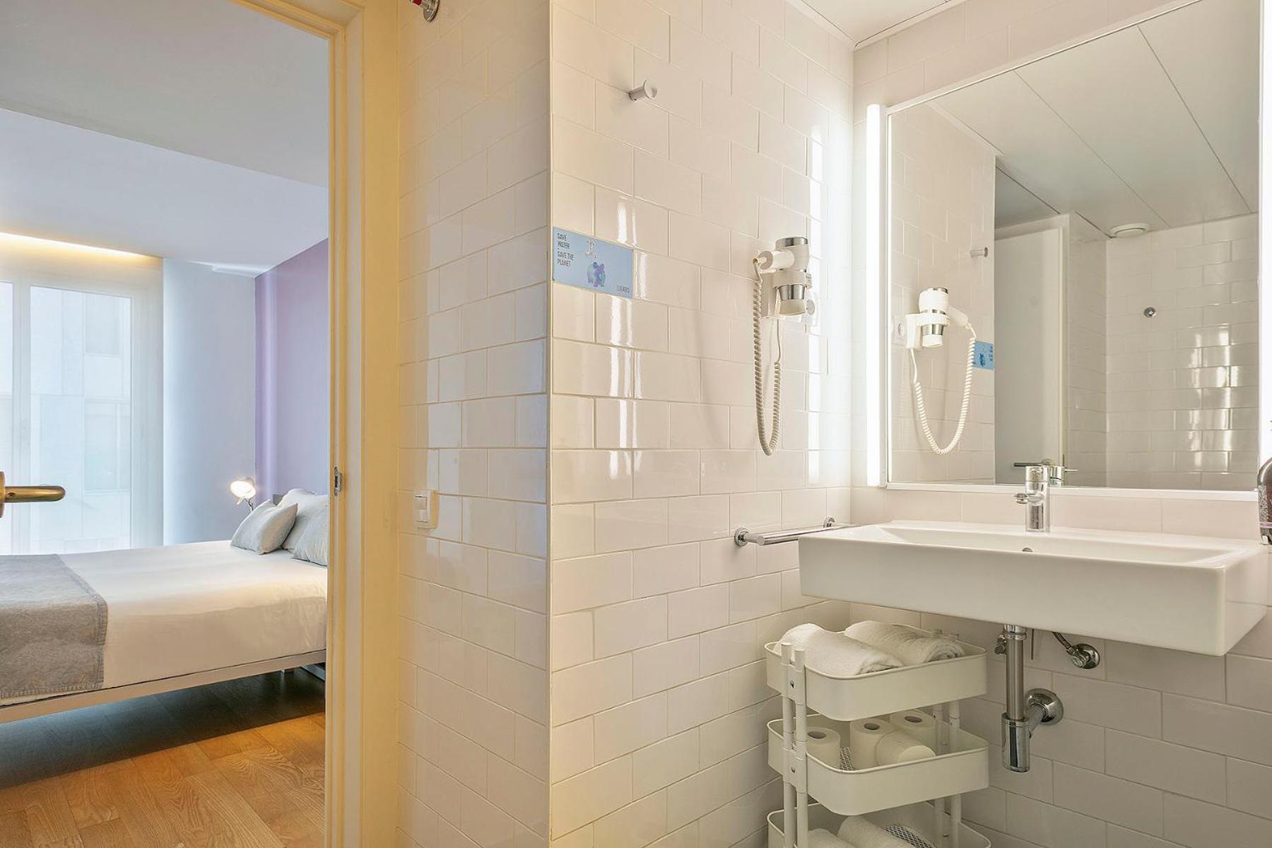 Lugaris Beach Apartments