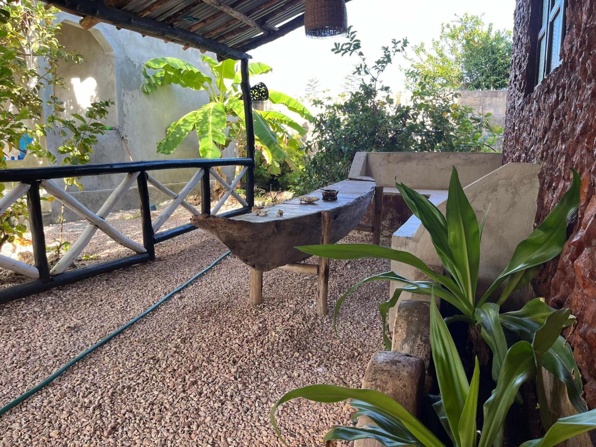 Three-room house next to Makunduchin beach view 3