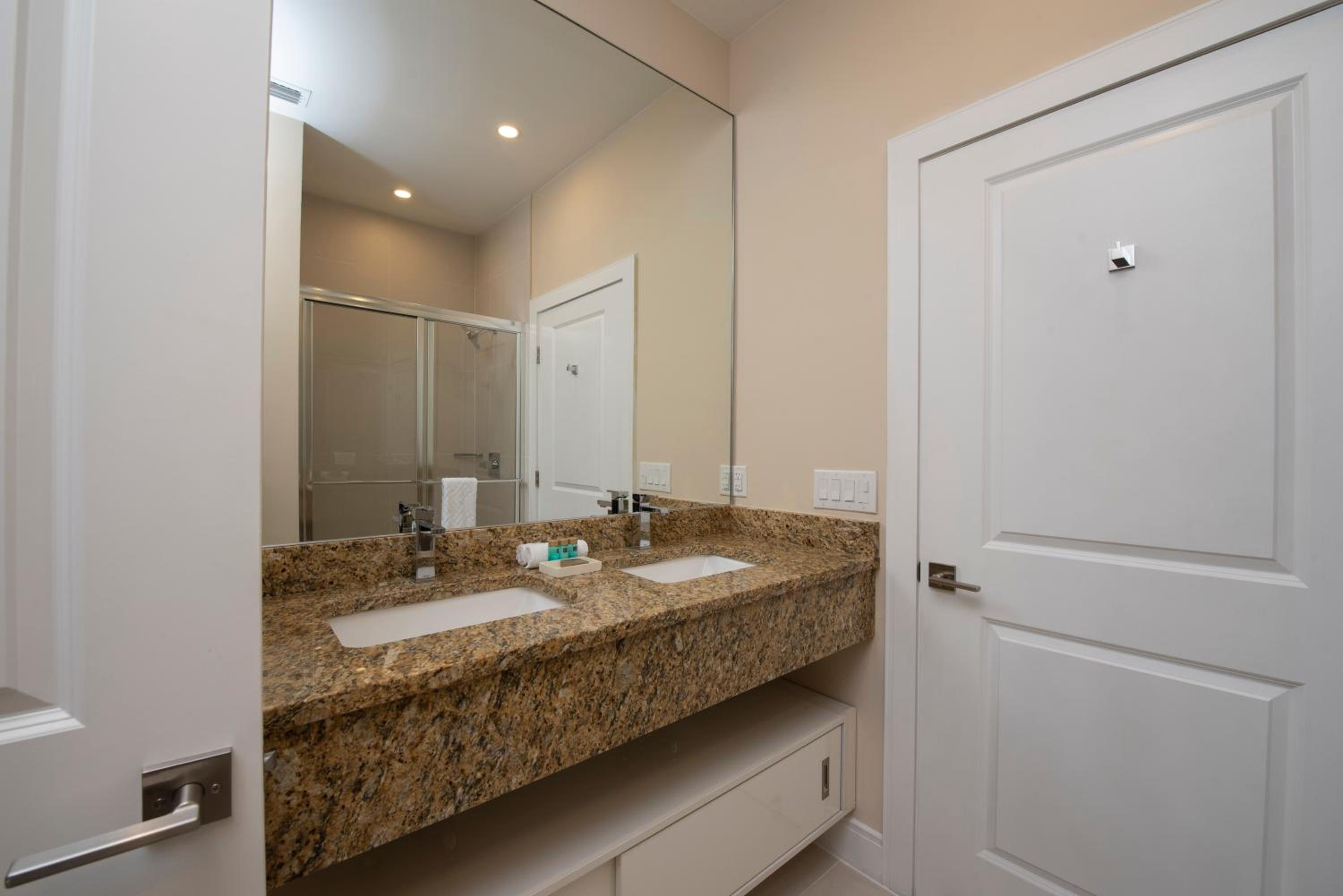 3 bedrooms luxury home near Disney