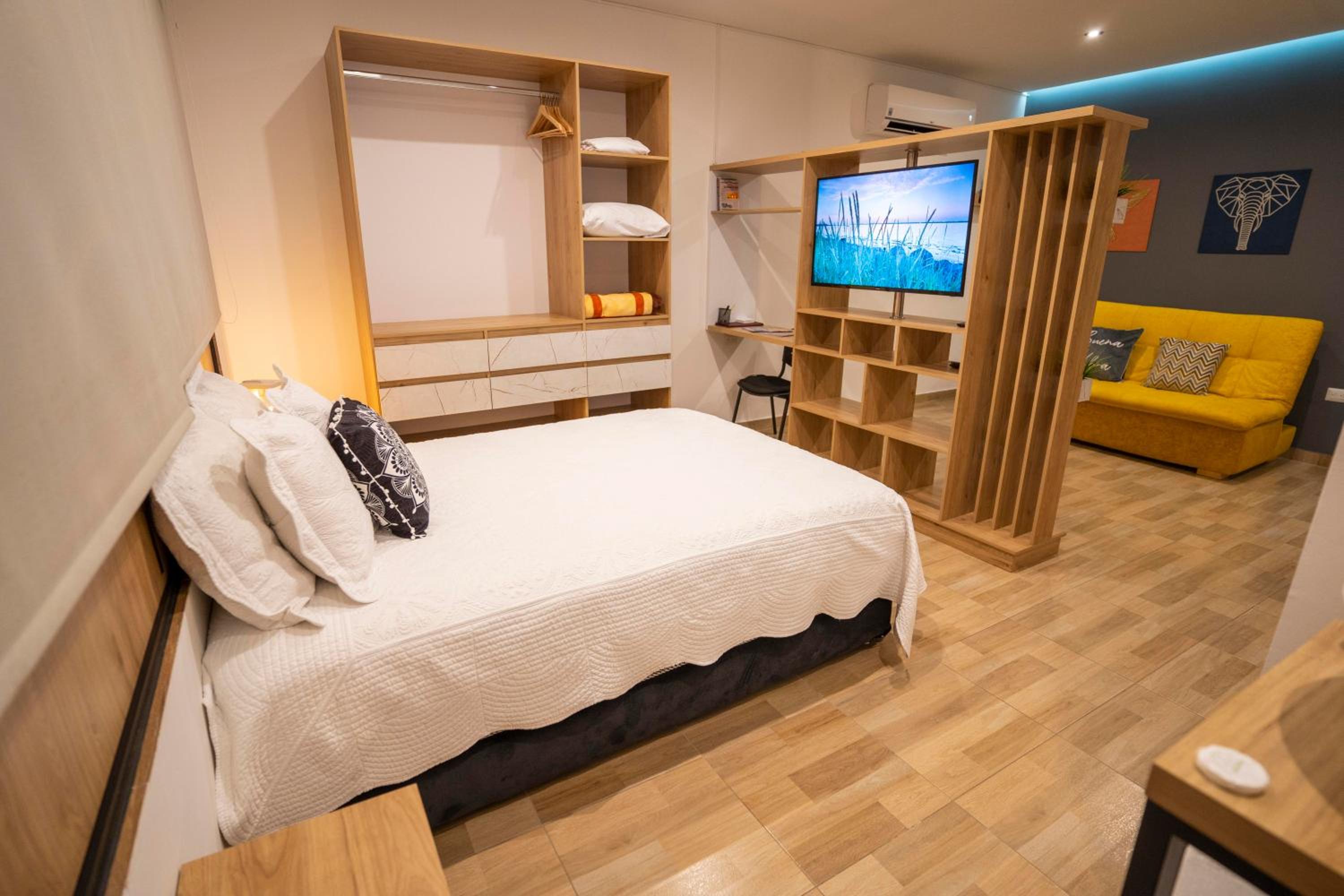 Caobos Center Coliving & Coworking