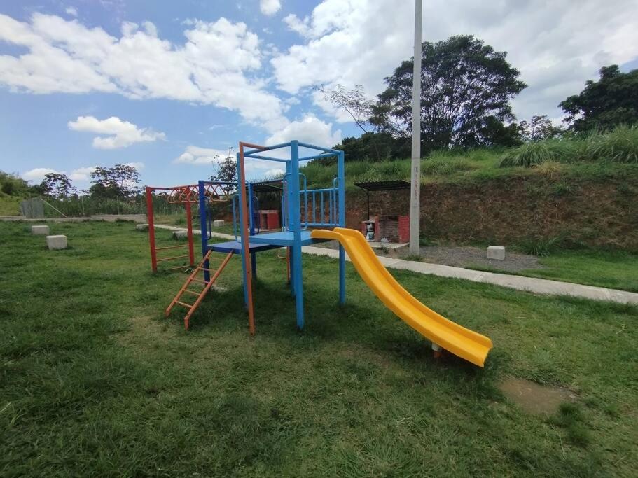 Apto Familiar con Escritorio Fácil Acceso Turístico