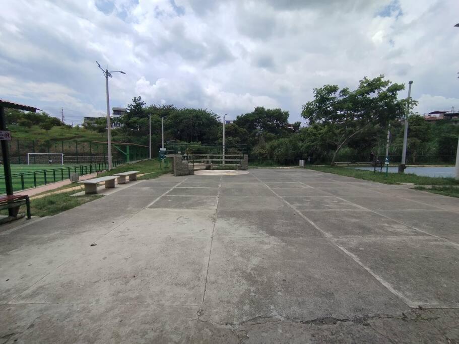 Apto Familiar con Escritorio Fácil Acceso Turístico