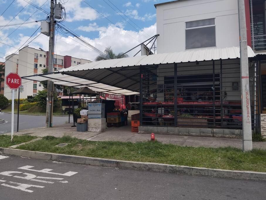 Apto Familiar con Escritorio Fácil Acceso Turístico