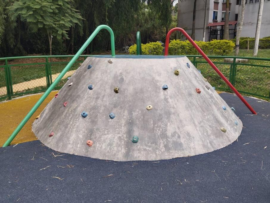 Apto Familiar con Escritorio Fácil Acceso Turístico