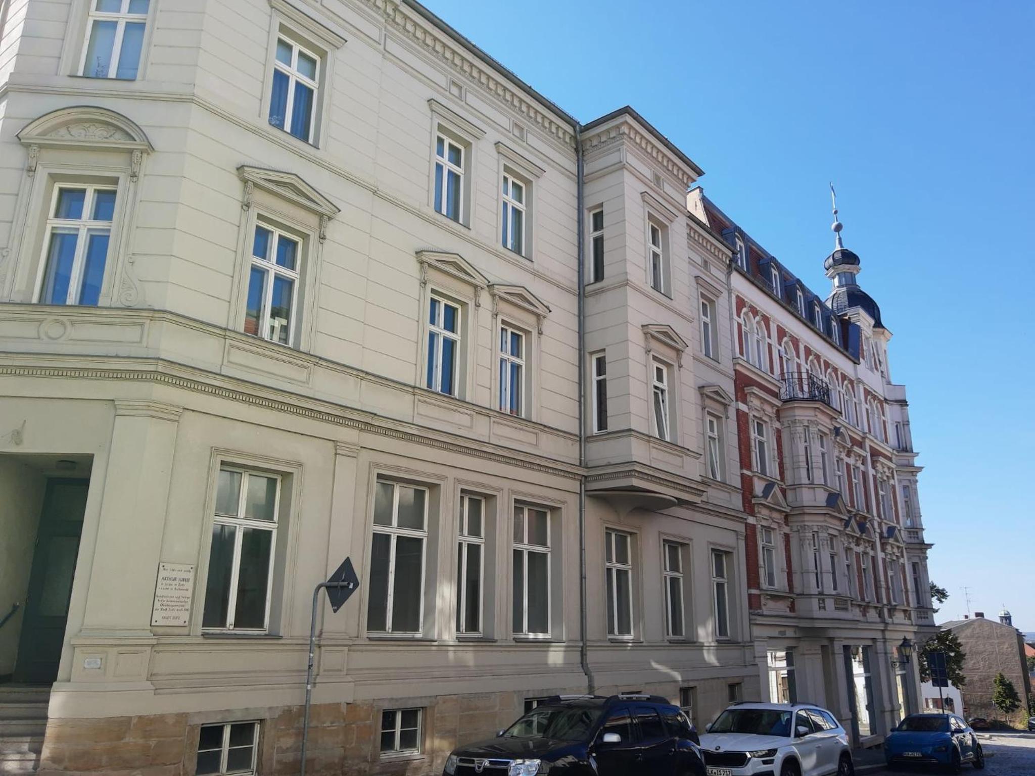 Exklusive Ferienwohnung Agnes in zentraler Bestlage von Zeitz! Vollausgestattet, freie Parkplätze, Magenta-TV, Highspeed WLAN, Fahrstuhl