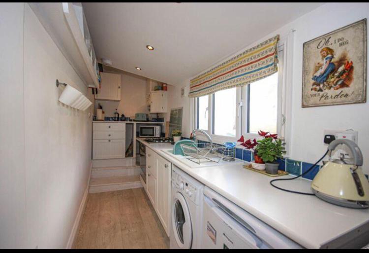 Flat 4 The Gables Lyme Regis with free parking view 4