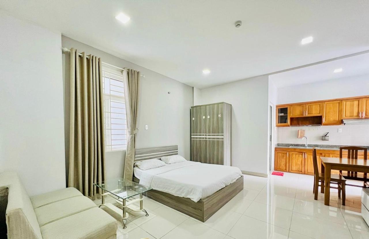 EMERALD APARTMENTS