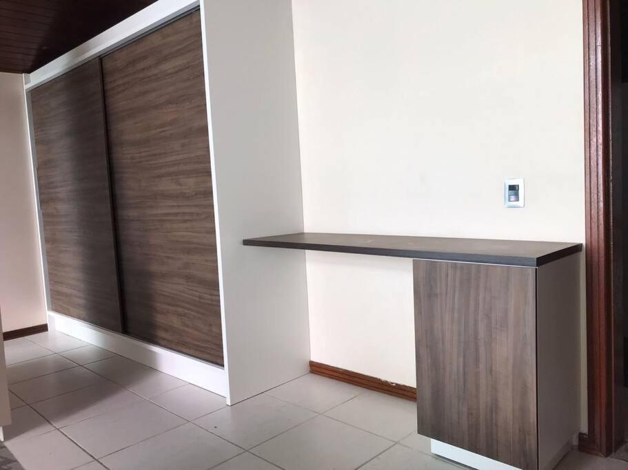 Casa frente ao mar com píer exclusivo