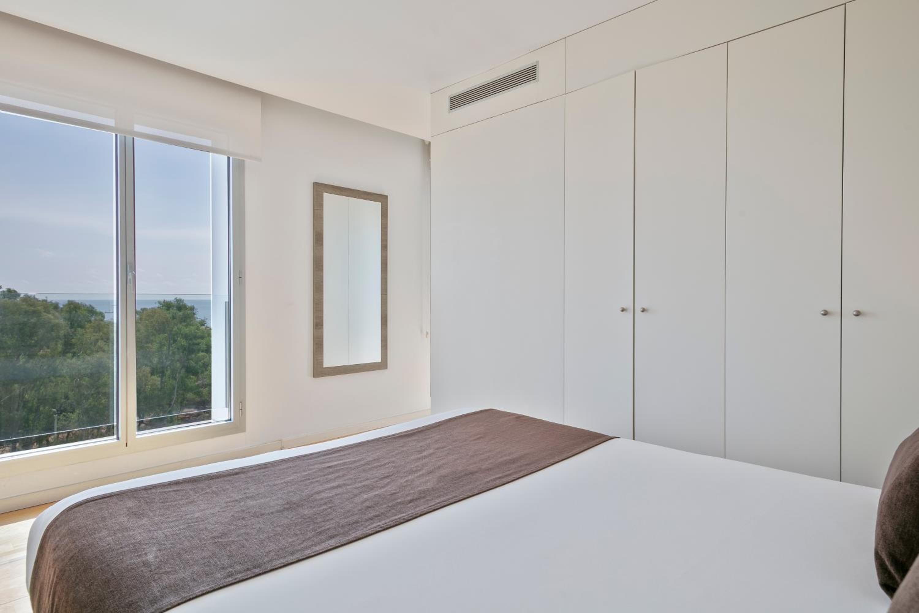 Lugaris Beach Apartments
