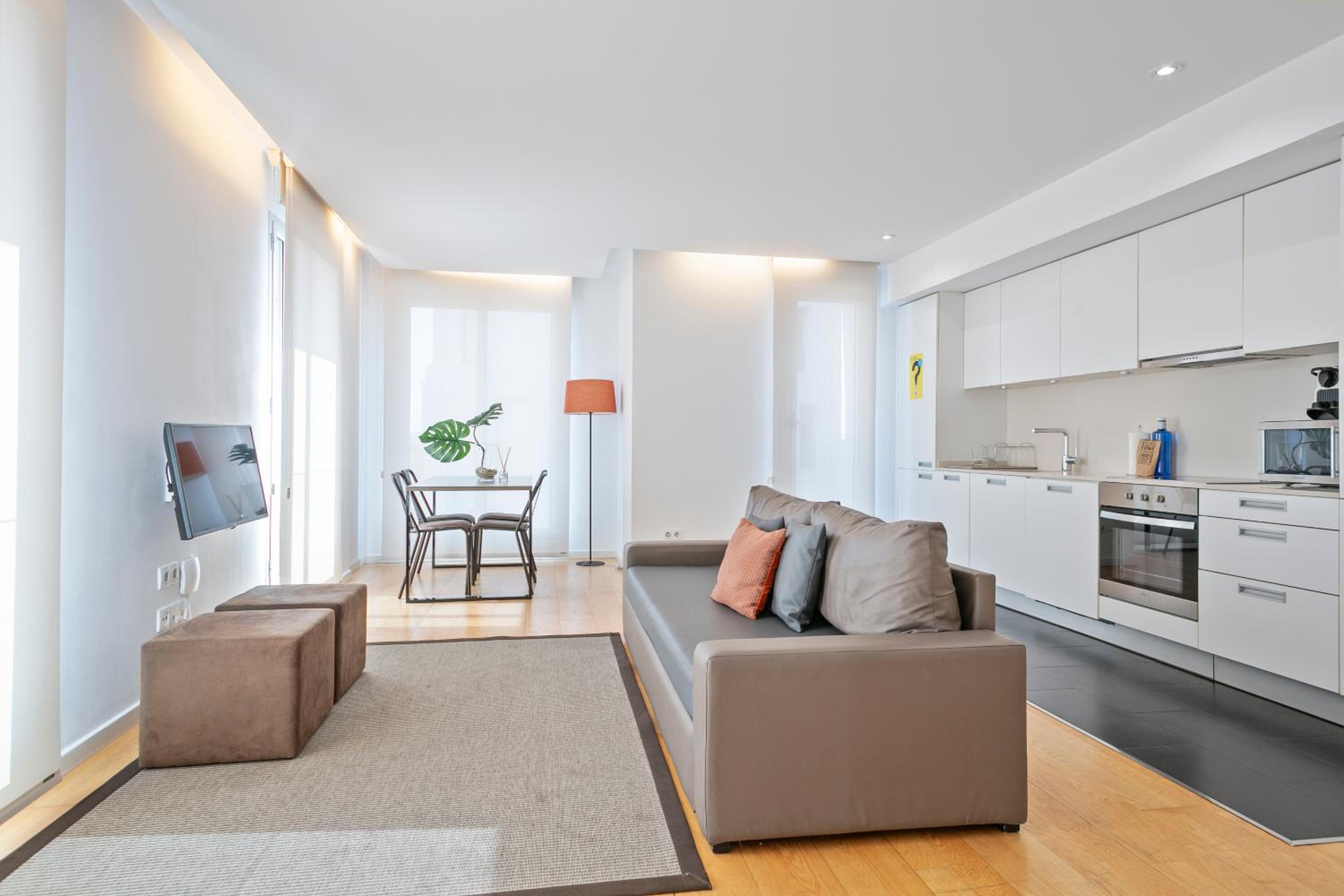 Lugaris Beach Apartments