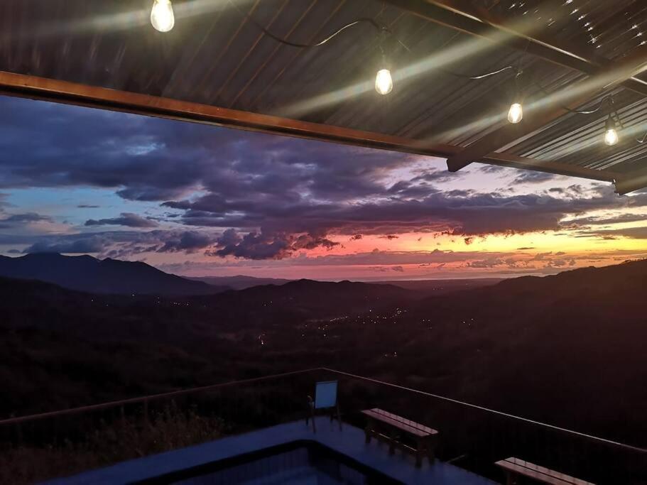 Orange Hills -Atenas-