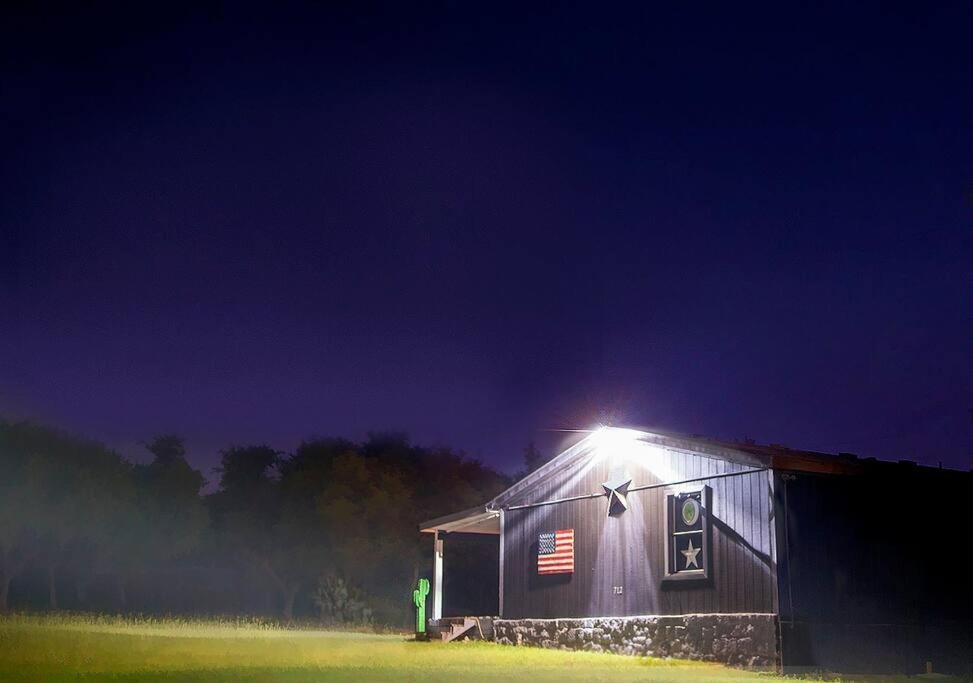 Stargaze at Orion OldStickRanch35milesNWofAustin