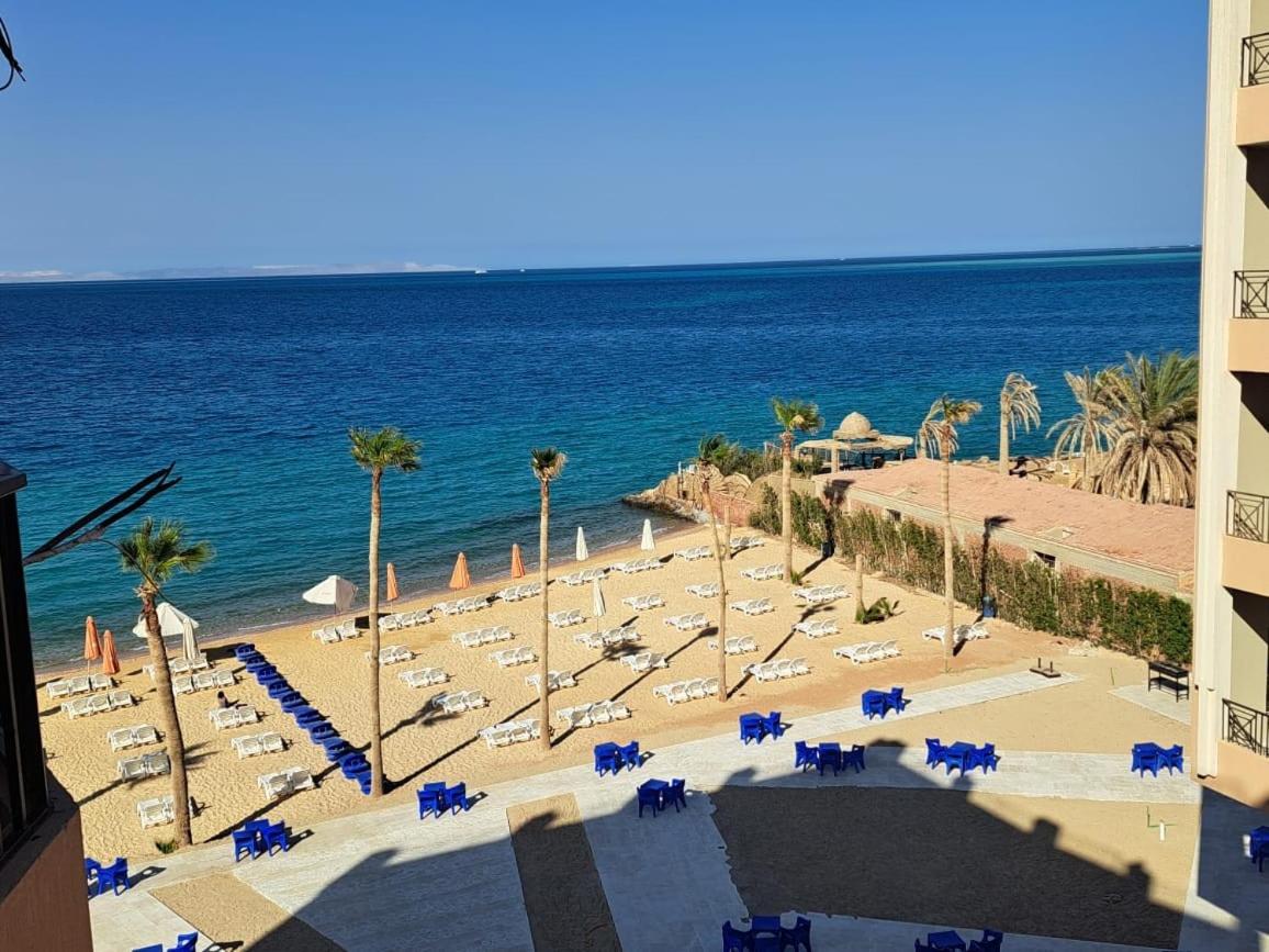 Hotel apartment with a private beach