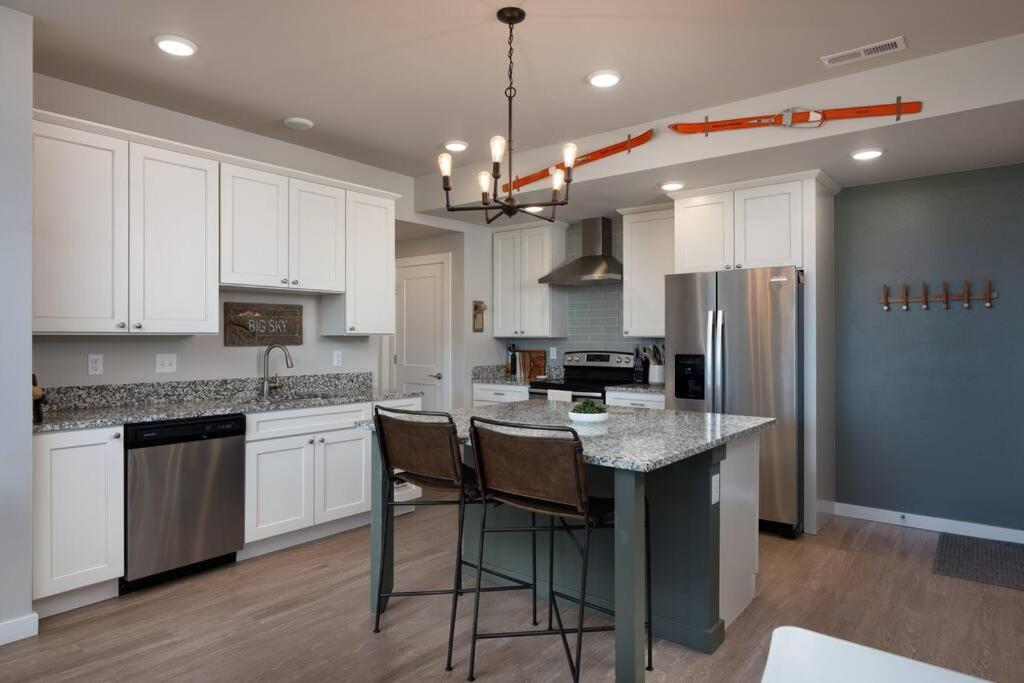 Cinnabar Suite - Mountain Views view 4