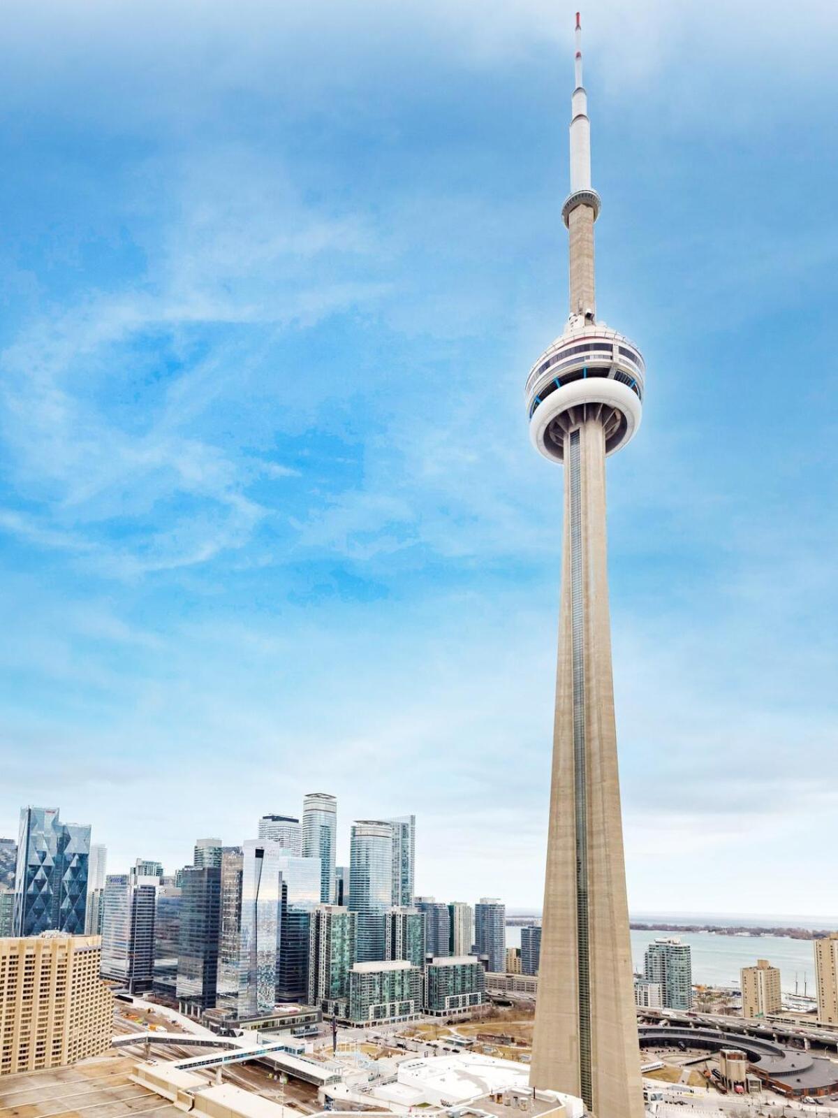 Lux Downtown Suite CN Tower Views w Parking