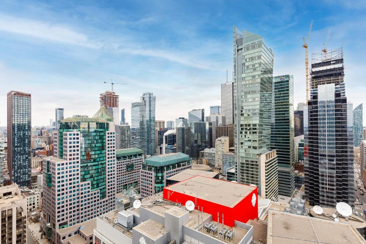 Lux Downtown Suite CN Tower Views w Parking