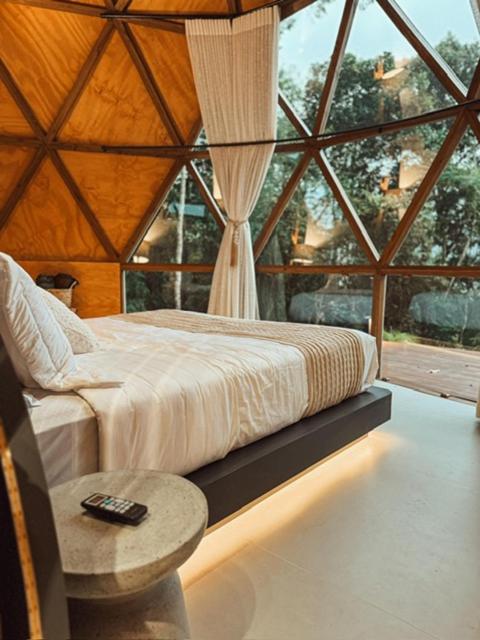 Mauka Cabanas
