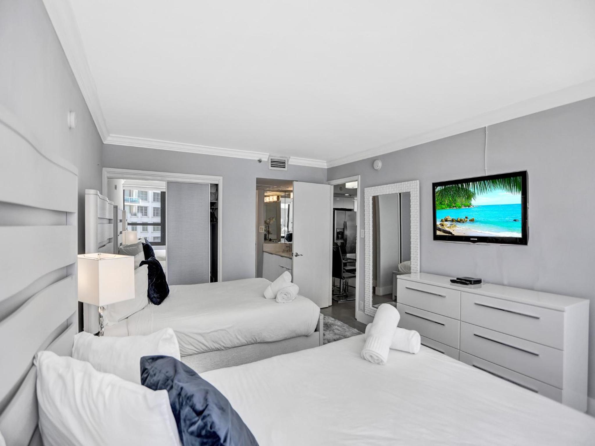 Amazing 3BD Ocean View Condo Beach Service 715 view 4