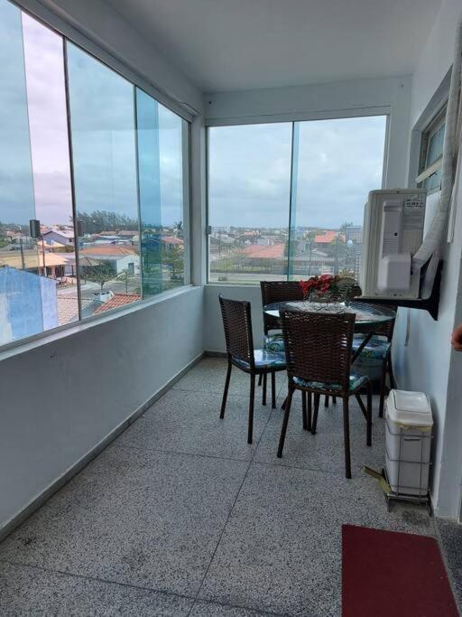 Apartamento no Centro do Arroio a 1 quadra do mar