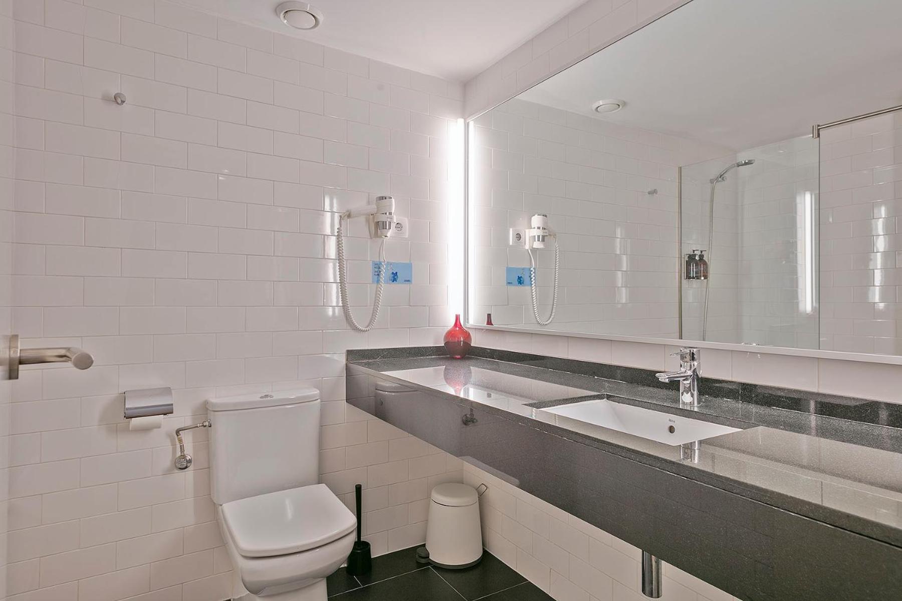 Lugaris Beach Apartments