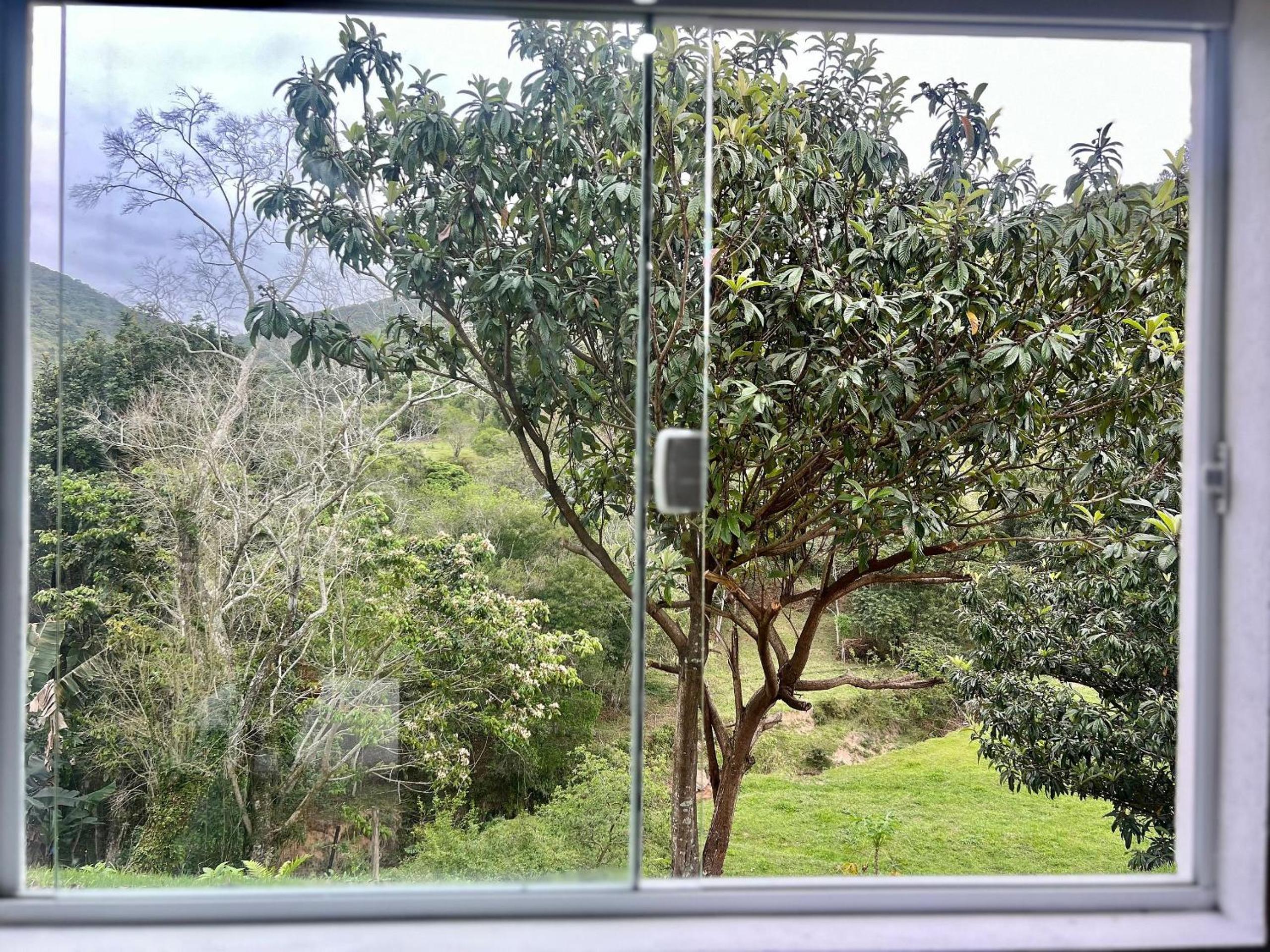 Vista montanha! Com acesso a cachoeira - NU03I