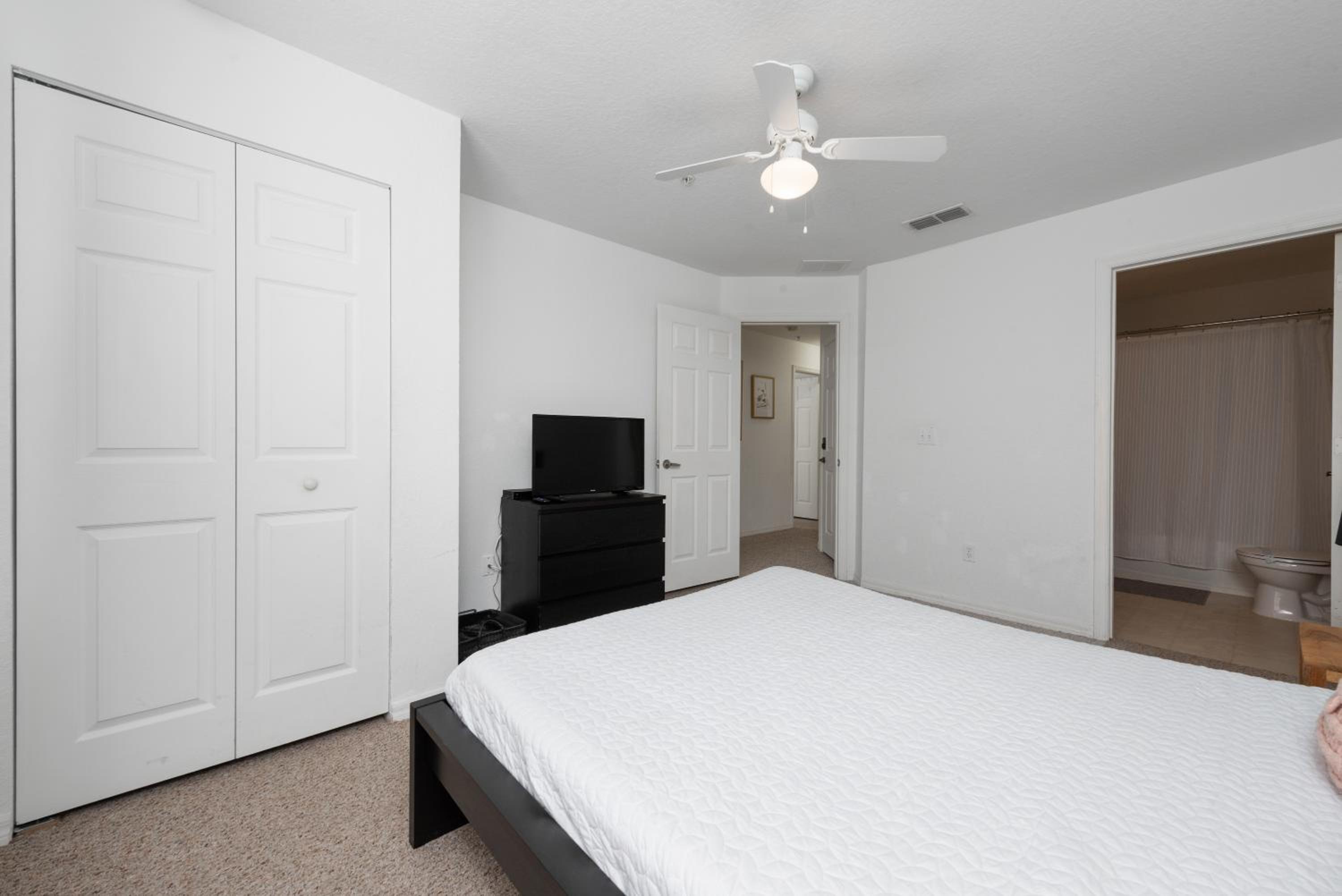 4BD Cozy home only 4 miles from Disney World view 3