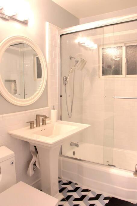 Newly Furnished Pool House