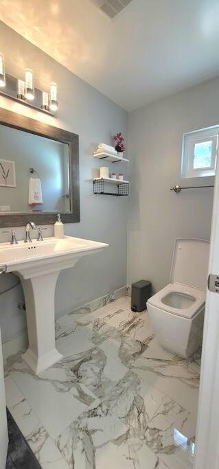 Newly Furnished Pool House