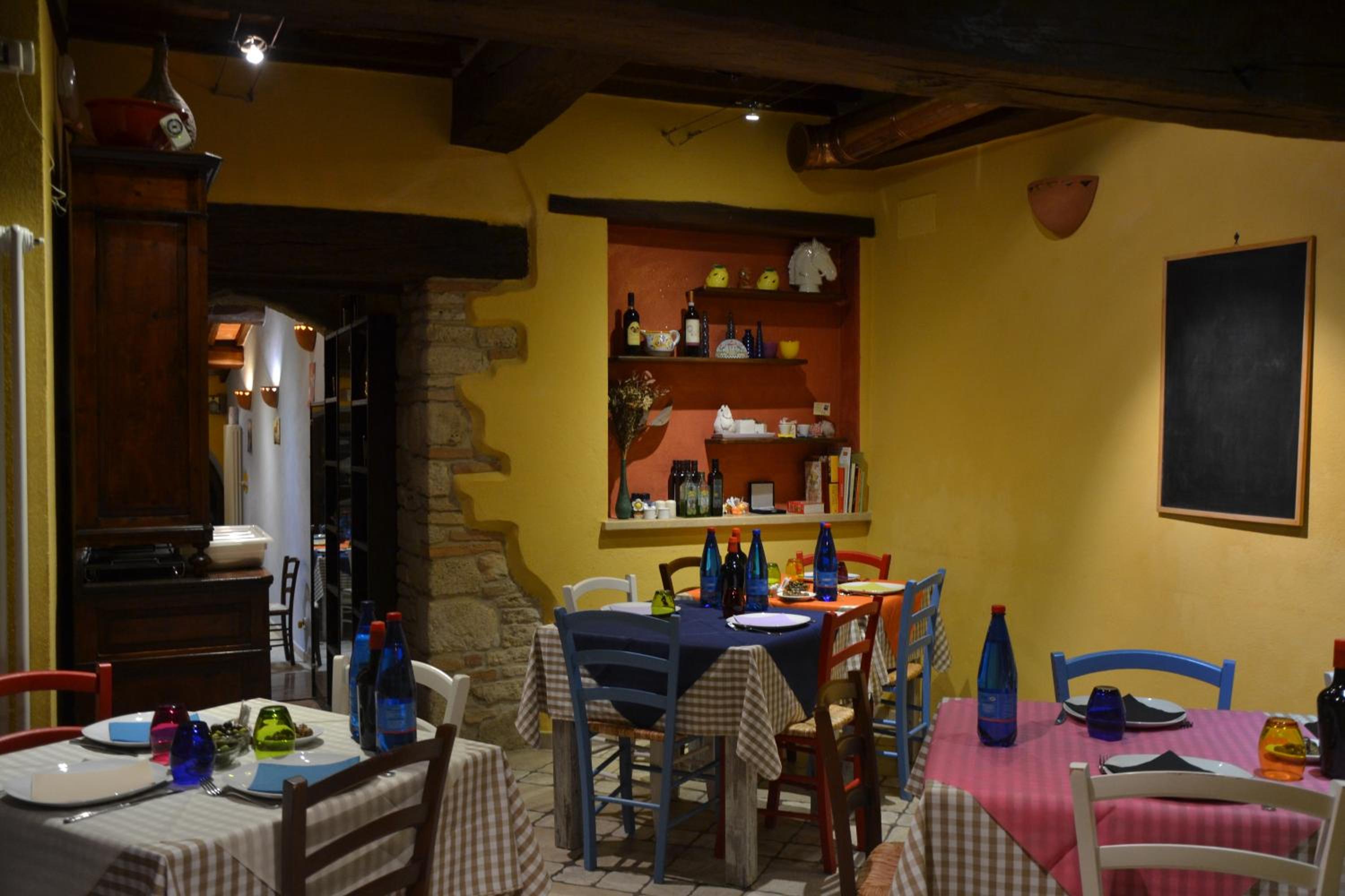 Il Borgo Del Lupo Relax Family Apartments in Tuscany with Restaurant & Swimming Pool