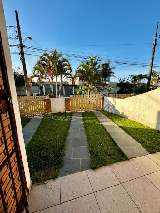 Casa na praia condomínio, com piscina!