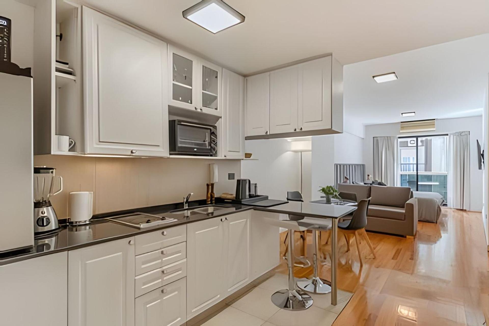 Arenales: Modern Apartments with Pool and 24-Hour Security in Recoleta