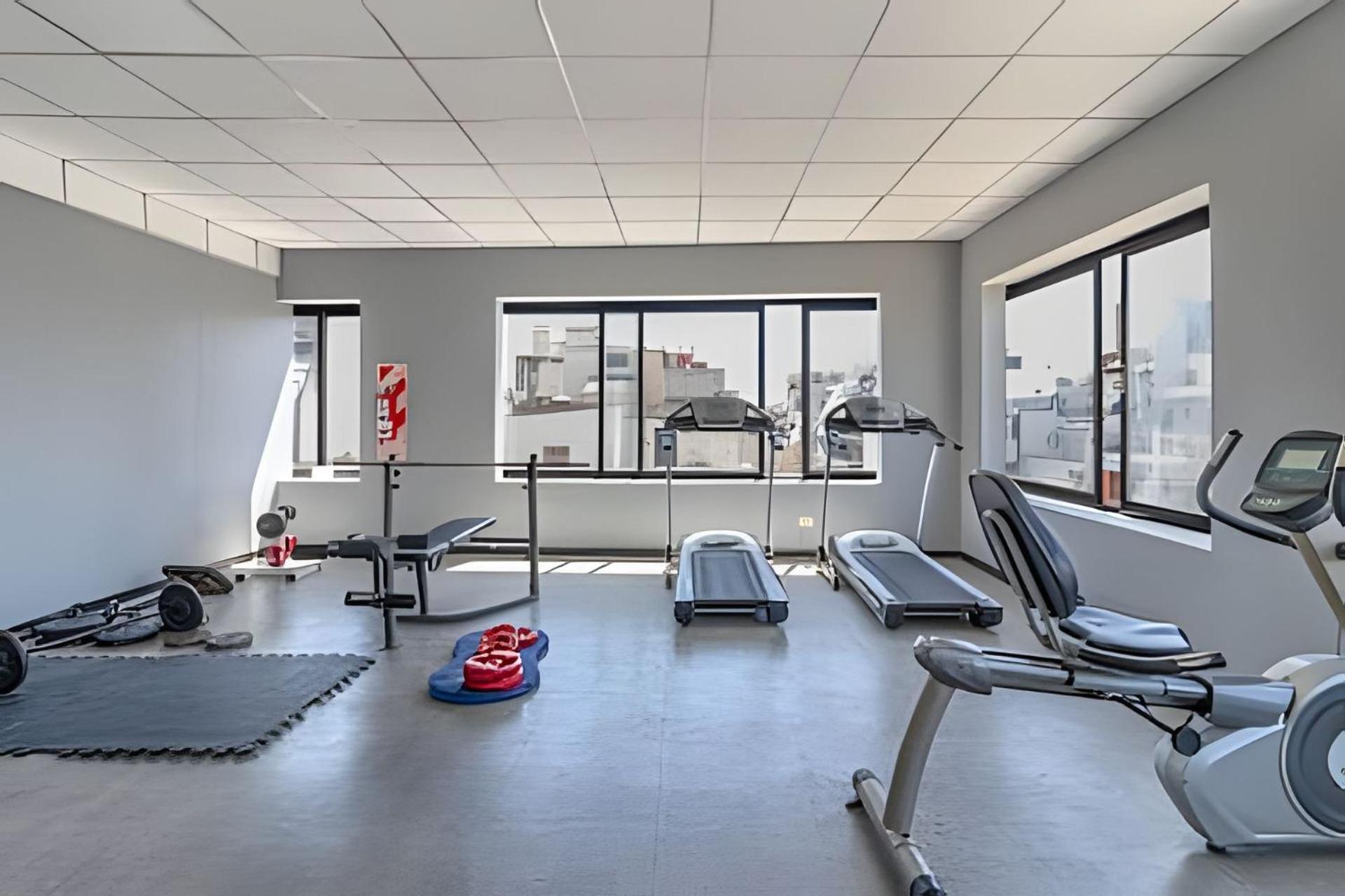 Arenales: Modern Apartments with Pool and 24-Hour Security in Recoleta