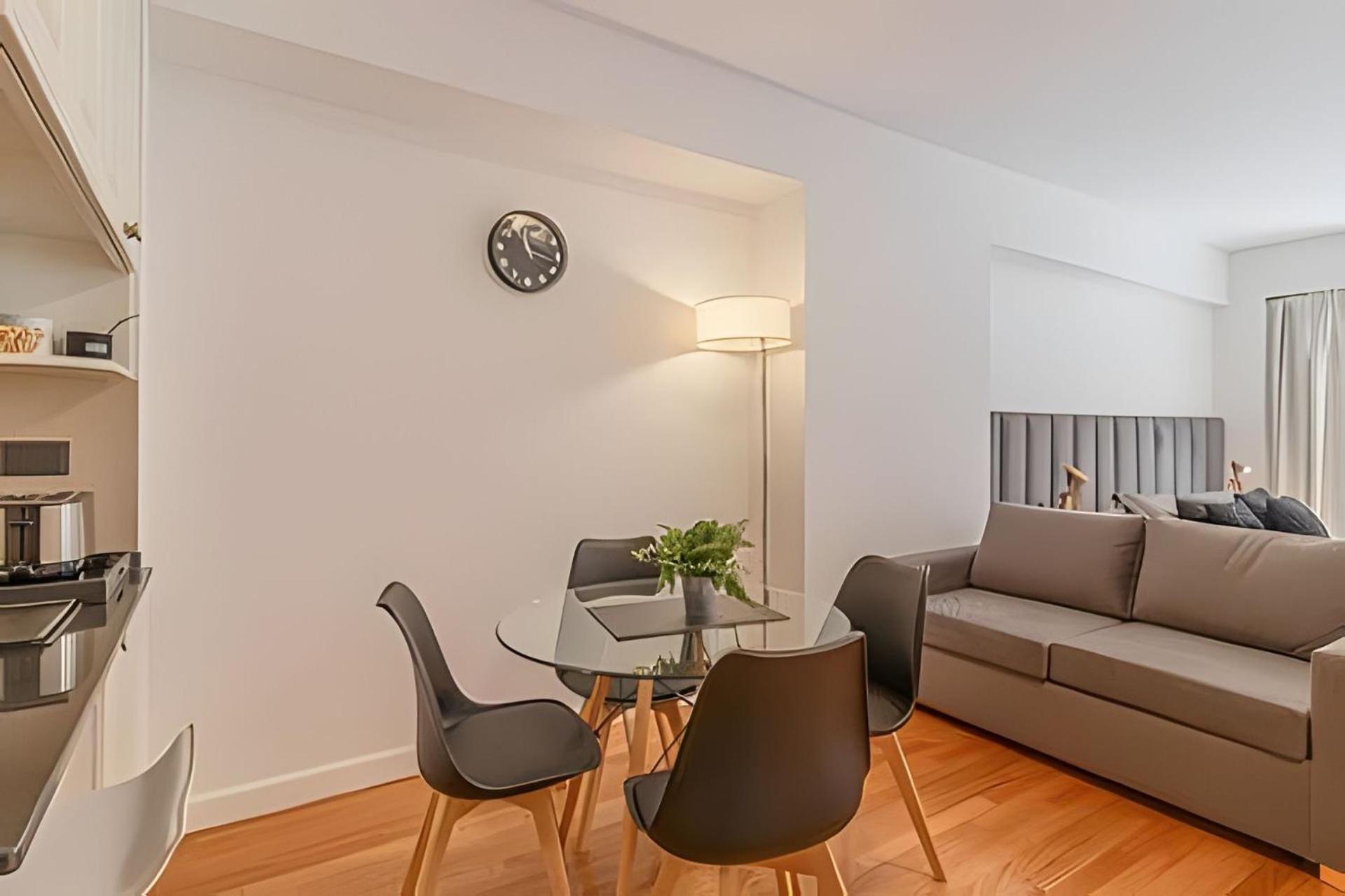 Arenales: Modern Apartments with Pool and 24-Hour Security in Recoleta