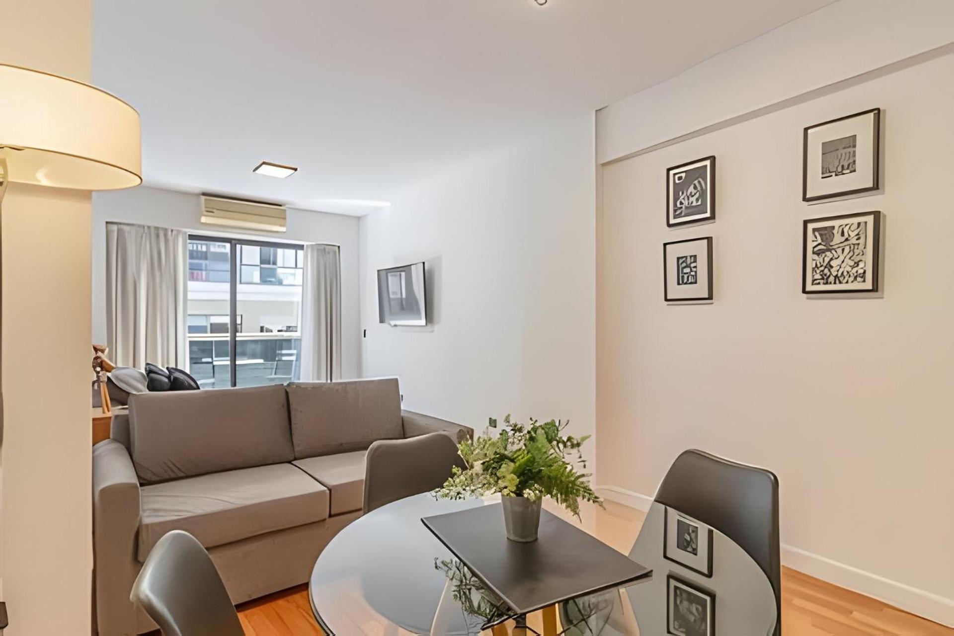 Arenales: Modern Apartments with Pool and 24-Hour Security in Recoleta