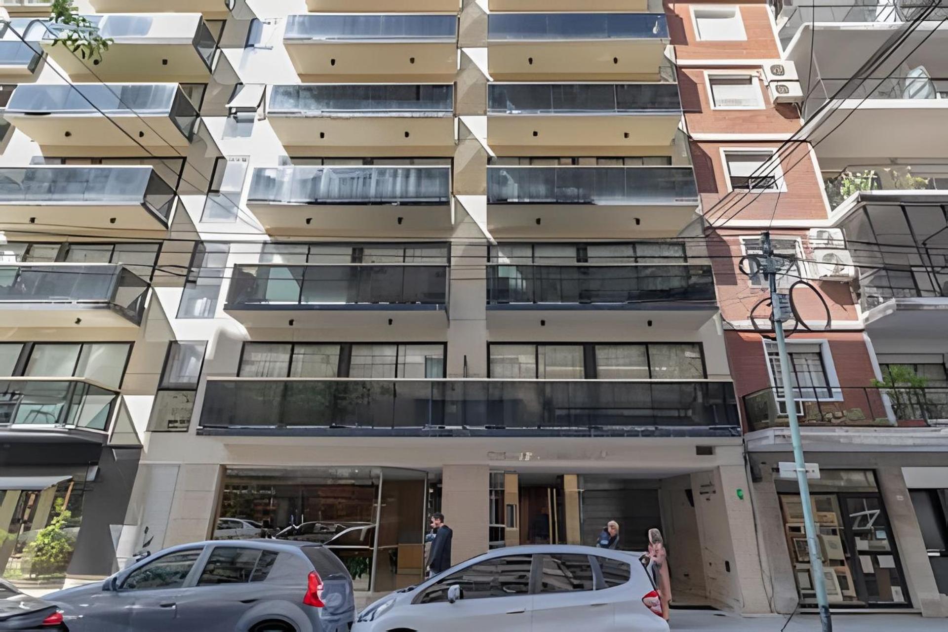 Arenales: Modern Apartments with Pool and 24-Hour Security in Recoleta